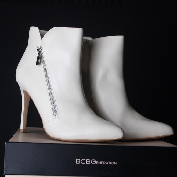 BCBGENERATION BOOTIES - Picture 1 of 11